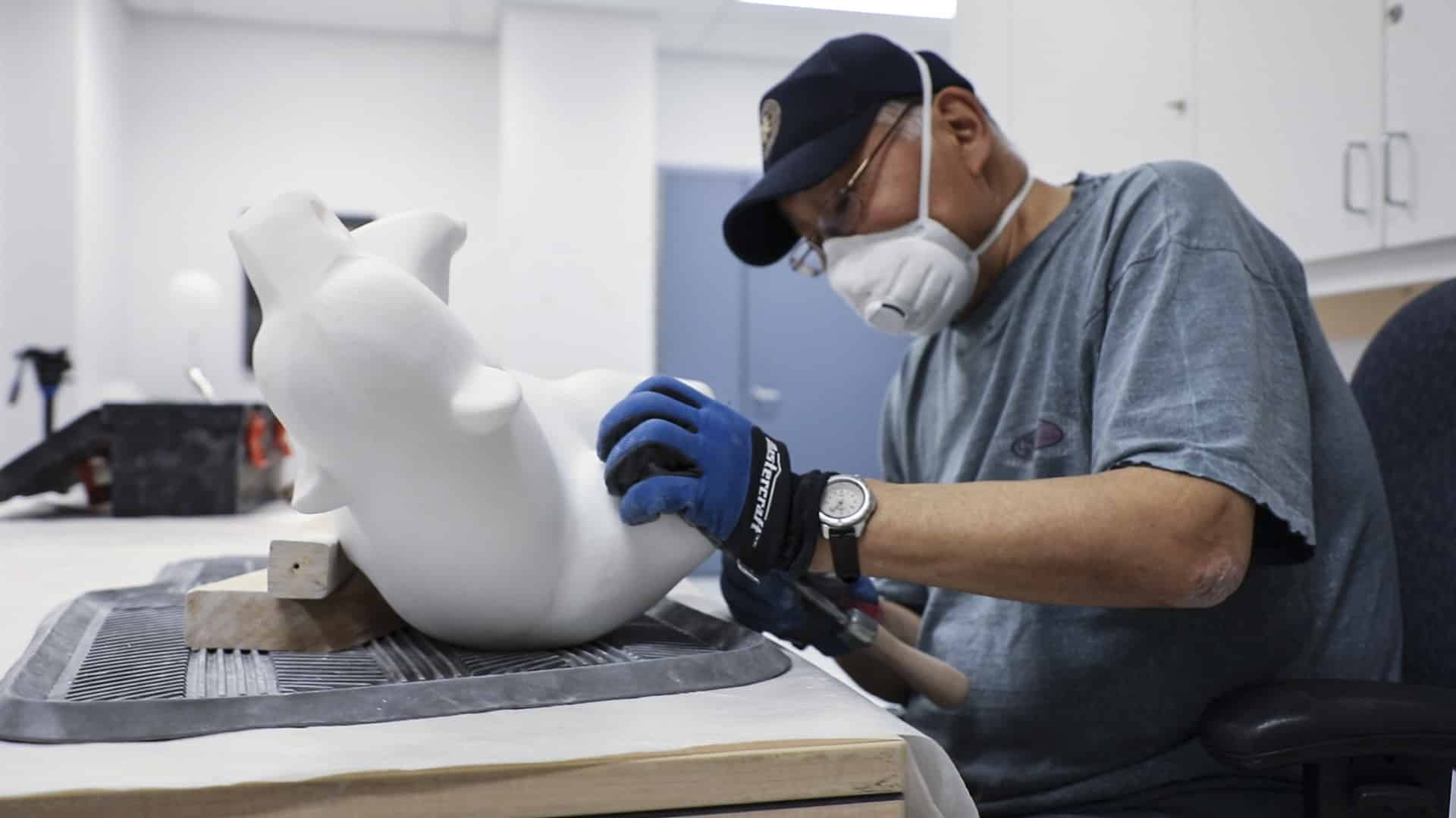 09 13 18.Still002 Saila Kapinek carving2 The Ottawa Hospital Indigenous Cancer Stories Carloyn Roberts