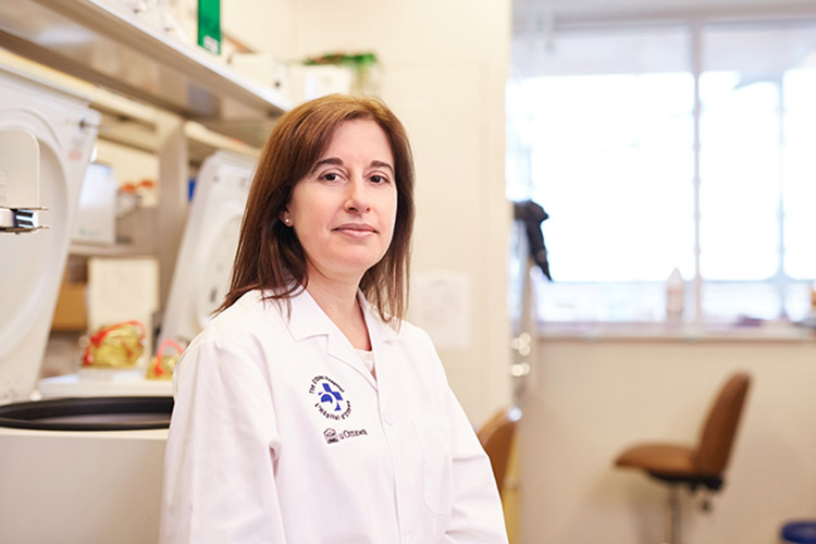 Dr. Carolina llkow in lab