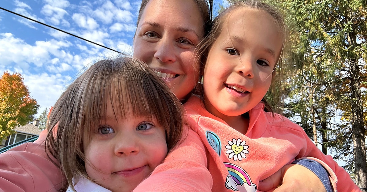 Breast cancer diagnosis shocks pregnant, young mom