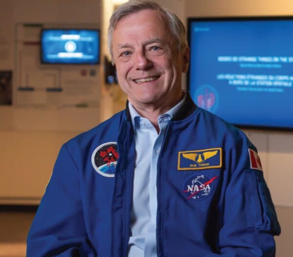 Découvrez le parcours de Robert Thirsk, ancien astronaute de l’Agence spatiale canadienne, vers le recouvrement de sa mobilité.