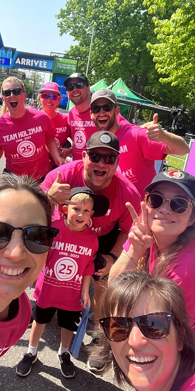 Team Holzman4 vertical — Actor Annie Murphy’s surprise video for TOH